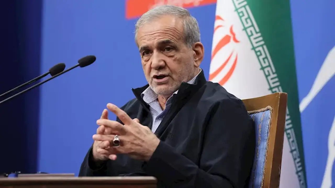 الرئيس الإيراني يغادر العراق إلى طهران بعد الضربات الأمريكية