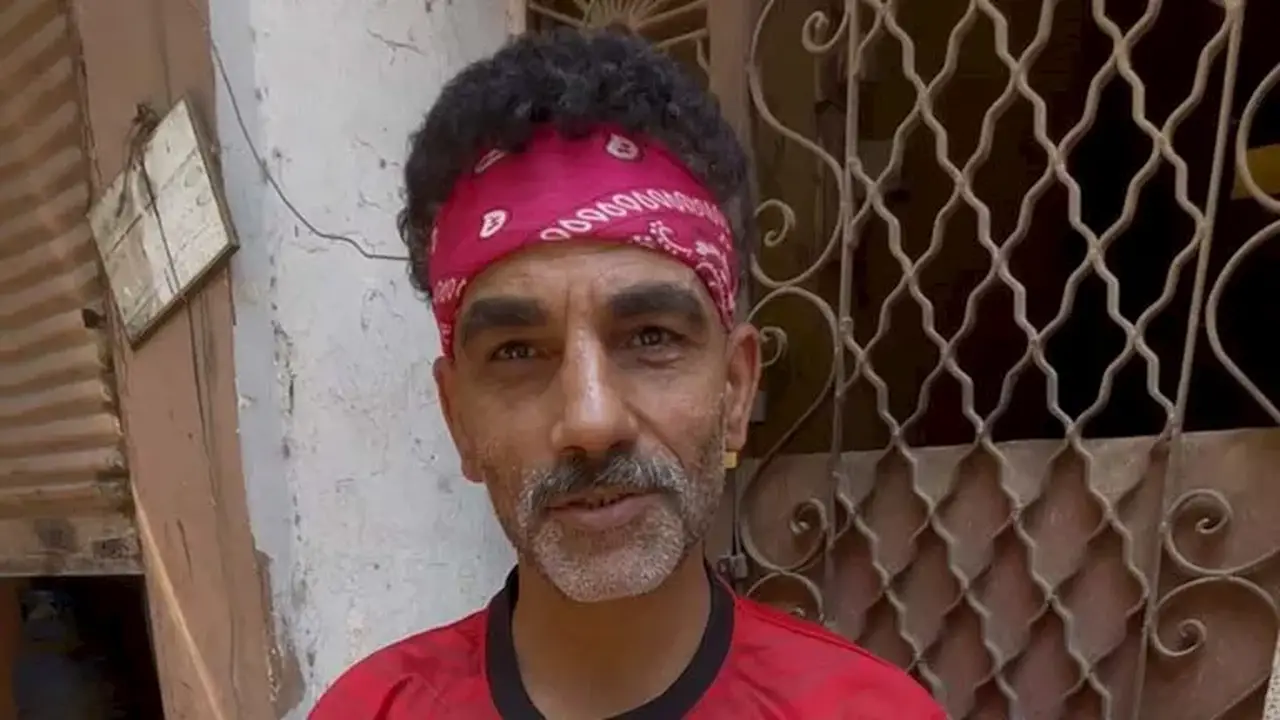 مصطفى زيكو يفاجئ مشجع المنوفية بهدية ووعد خاص بعد توزيع البطيخ احتفالاً بانتصارات المنتخب