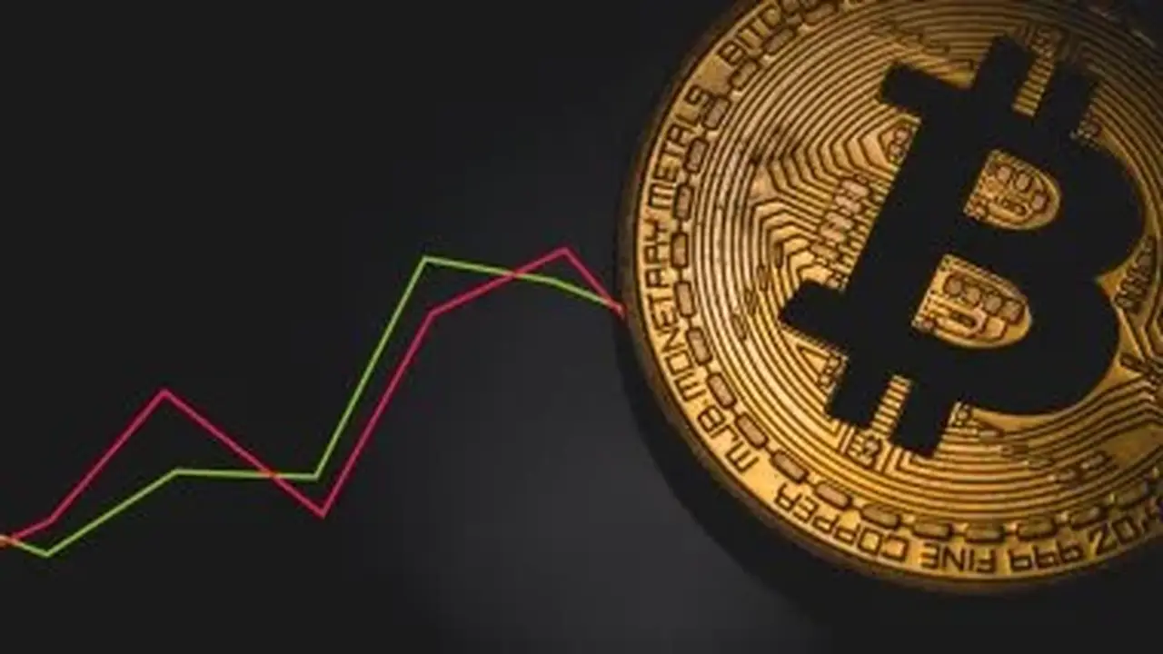 تعافي عملة البيتكوين قرب 64 ألف دولار بدعم من بيانات التضخم الأمريكية