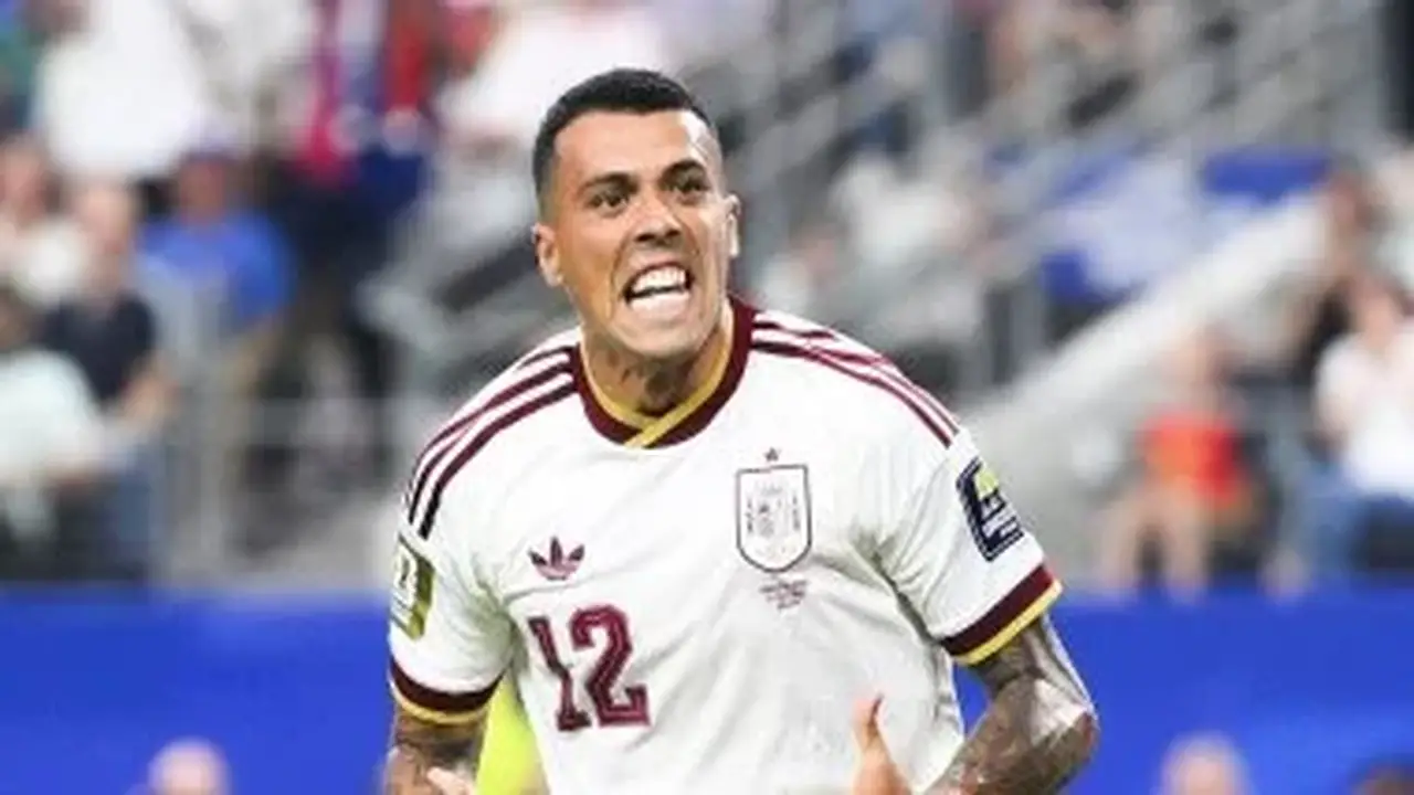 بيدرو بورو يتوج بجائزة أفضل لاعب في نصف نهائي المونديال بين إسبانيا وفرنسا