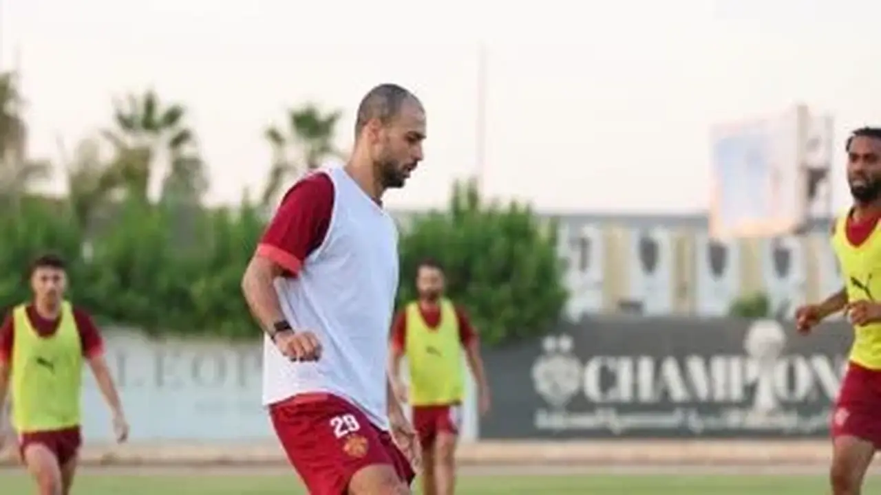بيكهام يعود لتدريبات سيراميكا بعد انتهاء إعارته للأهلي وعموتة يحسم مصيره