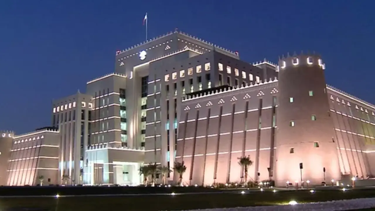 قطر تعلن إصابة 3 أشخاص بينهم طفل جراء شظايا اعتراض الهجمات الإيرانية