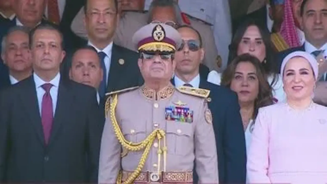 أطفال مصر يقدمون تحية خاصة للرئيس السيسي خلال افتتاح مقر القيادة الاستراتيجية