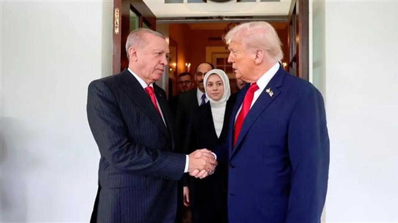 ترامب يتحدث بالعربية أمام أردوغان خلال مراسم استقبال رسمية (فيديو)