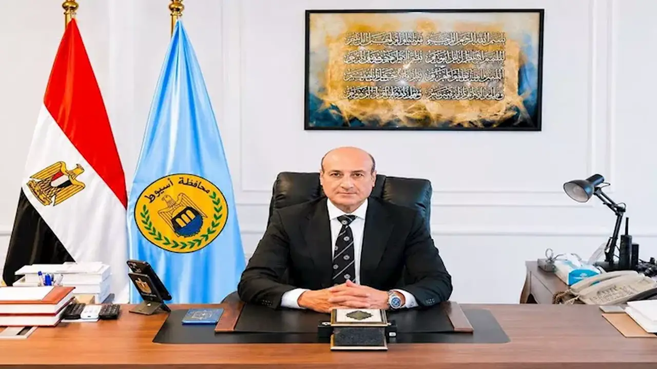 تعديل مواعيد ورديات عمال النظافة في أسيوط لمواجهة الطقس الحار