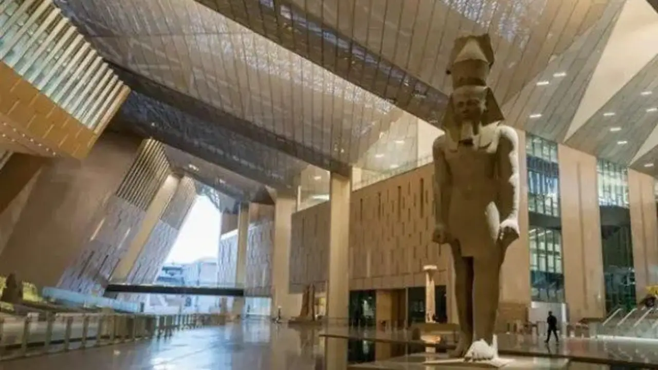 القبض على 4 موظفين بالمتحف المصري الكبير بتهمة إعادة بيع التذاكر