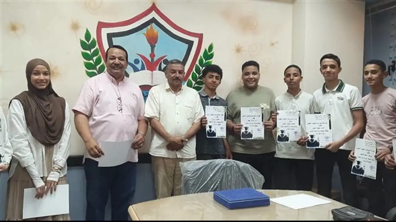 احتفالية تكريم أوائل الشهادة الإعدادية في نجع حمادي