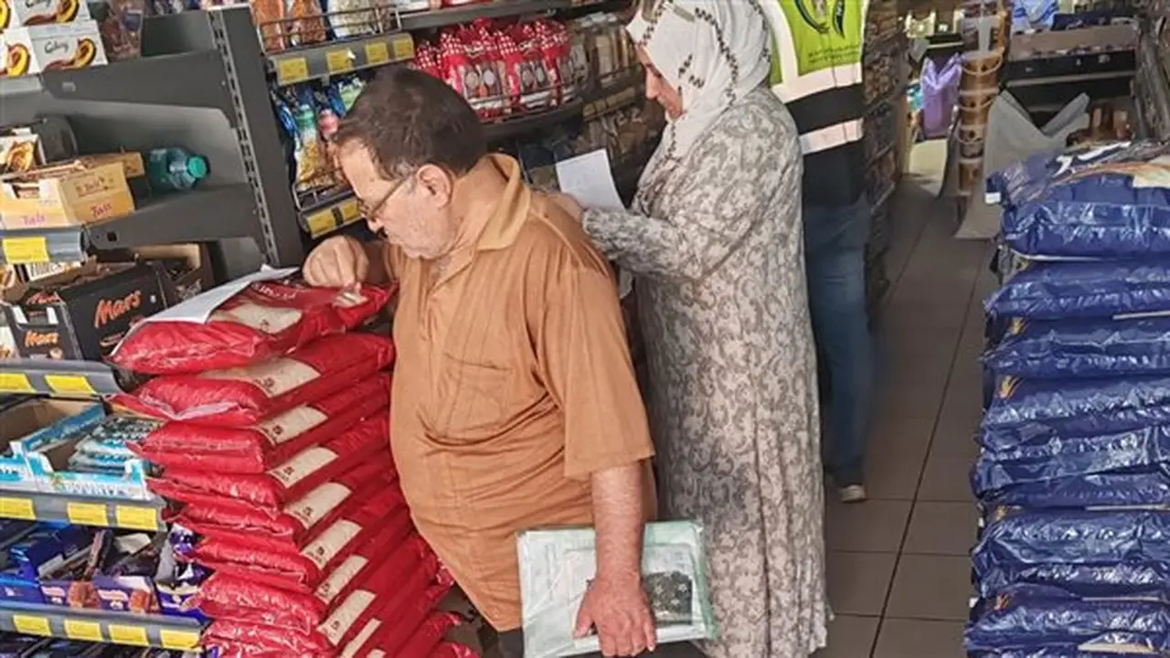 ضبط سلع مجهولة المصدر في حملات تموينية مفاجئة بالشرقية
