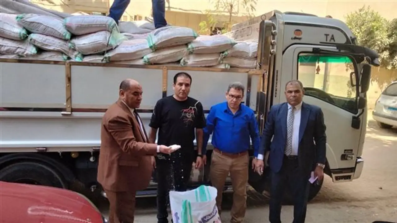 ضبط سيارة محملة بـ200 شيكارة دقيق مدعم قبل تهريبها في القاهرة