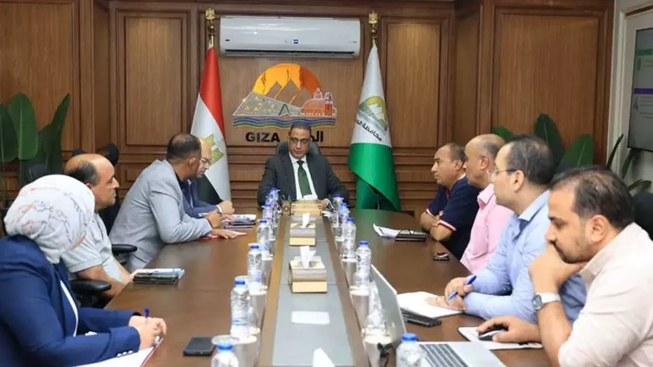 محافظ الجيزة يوجه بتسريع مشروعات التطوير في الحوامدية وأم خنان