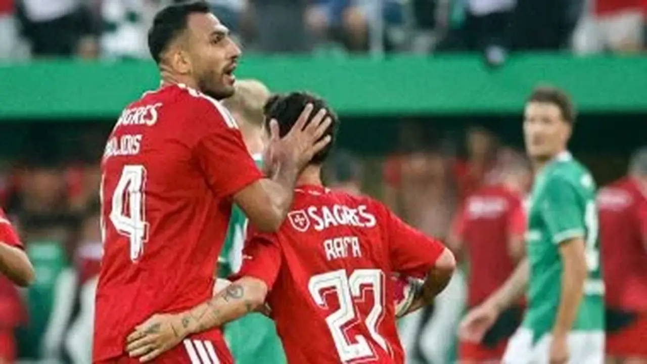 ماركو سيلفا يبدأ مشواره مع بنفيكا بهزيمة أمام سانت جالين 1-2