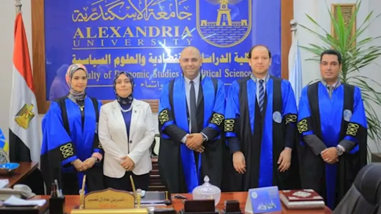 جامعة الإسكندرية تستعرض أسرار نجاح حملة ترامب الرئاسية من خلال رسالة ماجستير (صور)