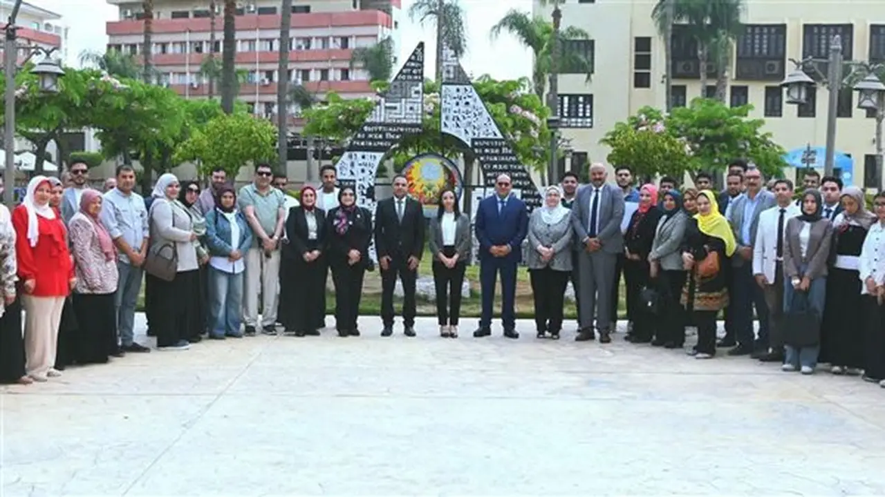 جامعة دمنهور تبرز دورها في المبادرة الوطنية للمشروعات الخضراء الذكية