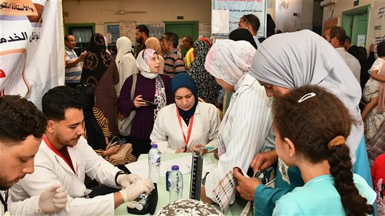 جامعة عين شمس تطلق قافلة تنموية شاملة لخدمة أهالي البحيرة