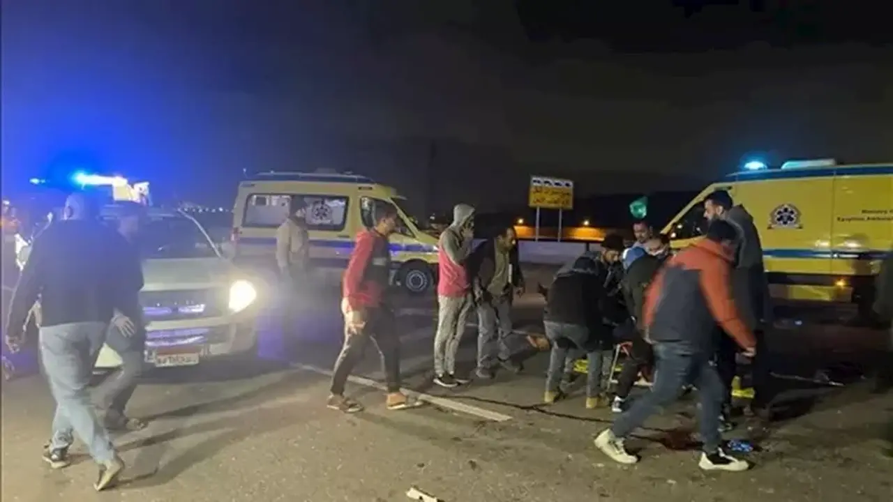 مصرع شخص وإصابة 5 آخرين في حادث انقلاب سيارة بمحور الضبعة بالبحيرة
