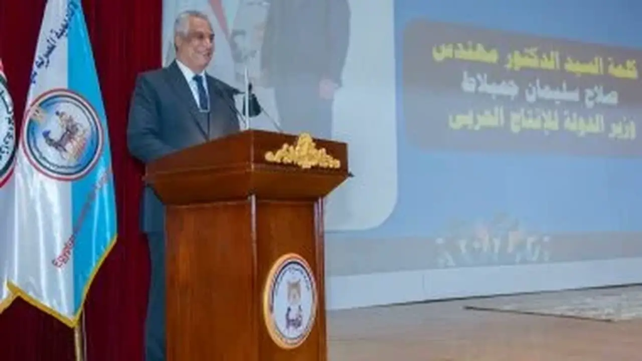 وزير الدولة للإنتاج الحربي يشهد حفل تخرج الدفعة السابعة من الأكاديمية المصرية للهندسة والتكنولوجيا المتقدمة