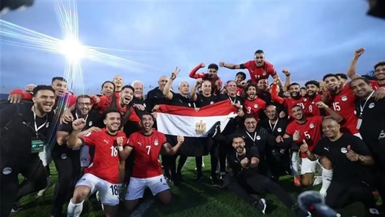 جهاد عبد المنعم: مليار ونصف يورو في غرفة ملابس واحدة