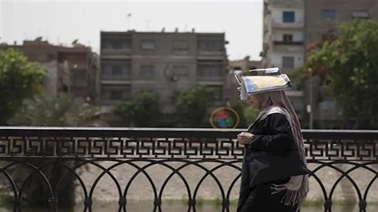 توقعات الطقس حتى السبت: أجواء شديدة الحرارة مع ارتفاع الرطوبة والشبورة