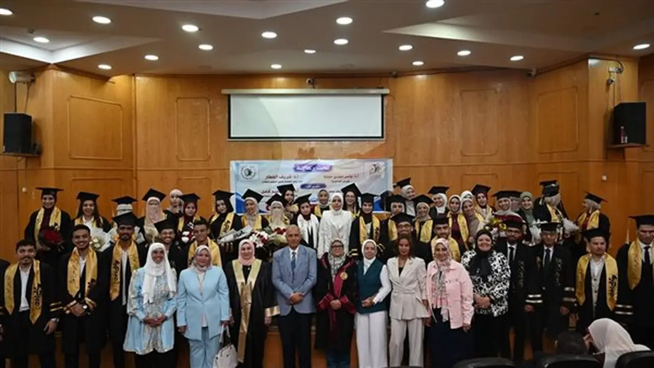 احتفالية تخرج الدفعة الثانية لكلية الألسن بجامعة الفيوم