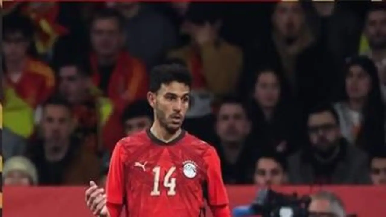 حمدي فتحي: مدافعو الأرجنتين شعروا بالقلق من محمد صلاح وميسي جاء ليصافحه
