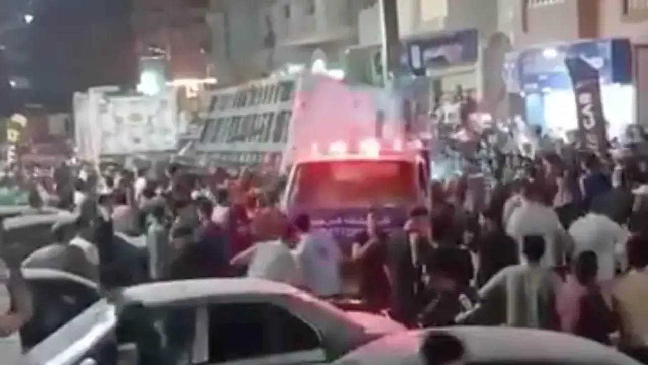 مصرع مواطن إثر انقلاب شاحنة فوق سيارته بالفيوم