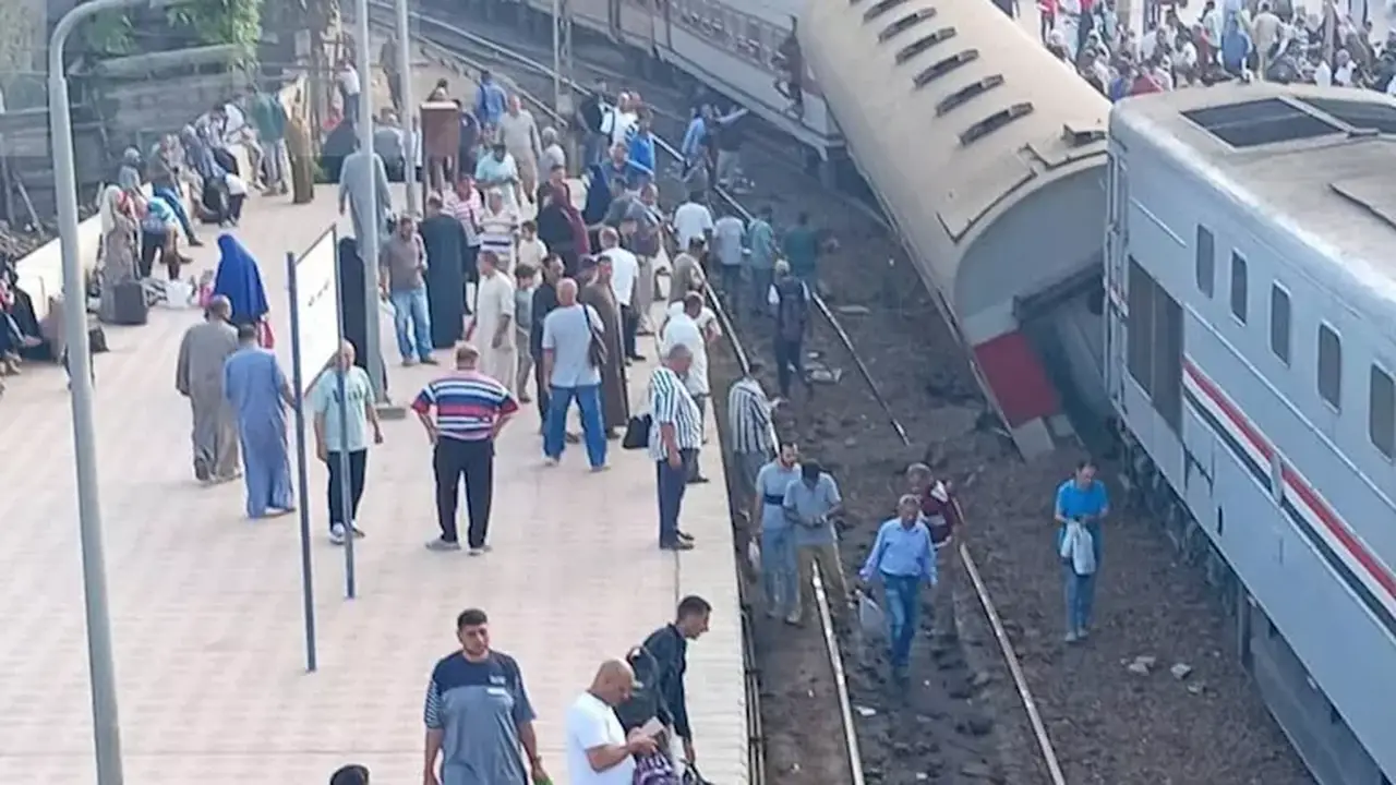 خروج عربة قطار عن القضبان في الغربية وإصابات خفيفة بين الركاب