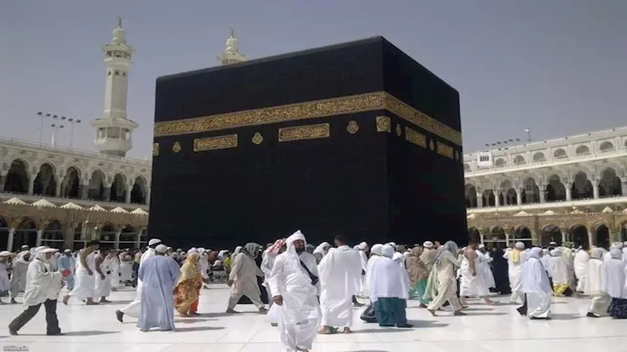 كيفية استخدام تطبيق “رفيق” خلال موسم العمرة 1448 هـ