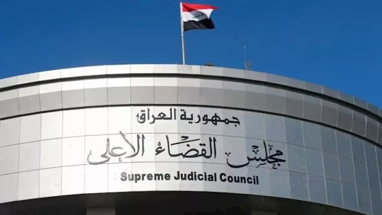 ضبط 25 مليار دينار ومليون دولار داخل قناني مياه في منزل مسؤول عراقي