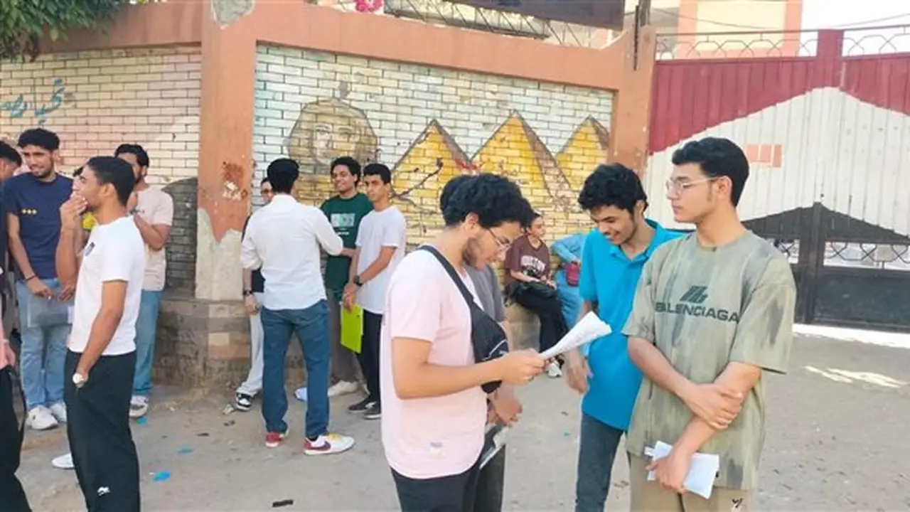 نماذج امتحانات الفيزياء لشهادة الثانوية العامة 2026: تدرب الآن