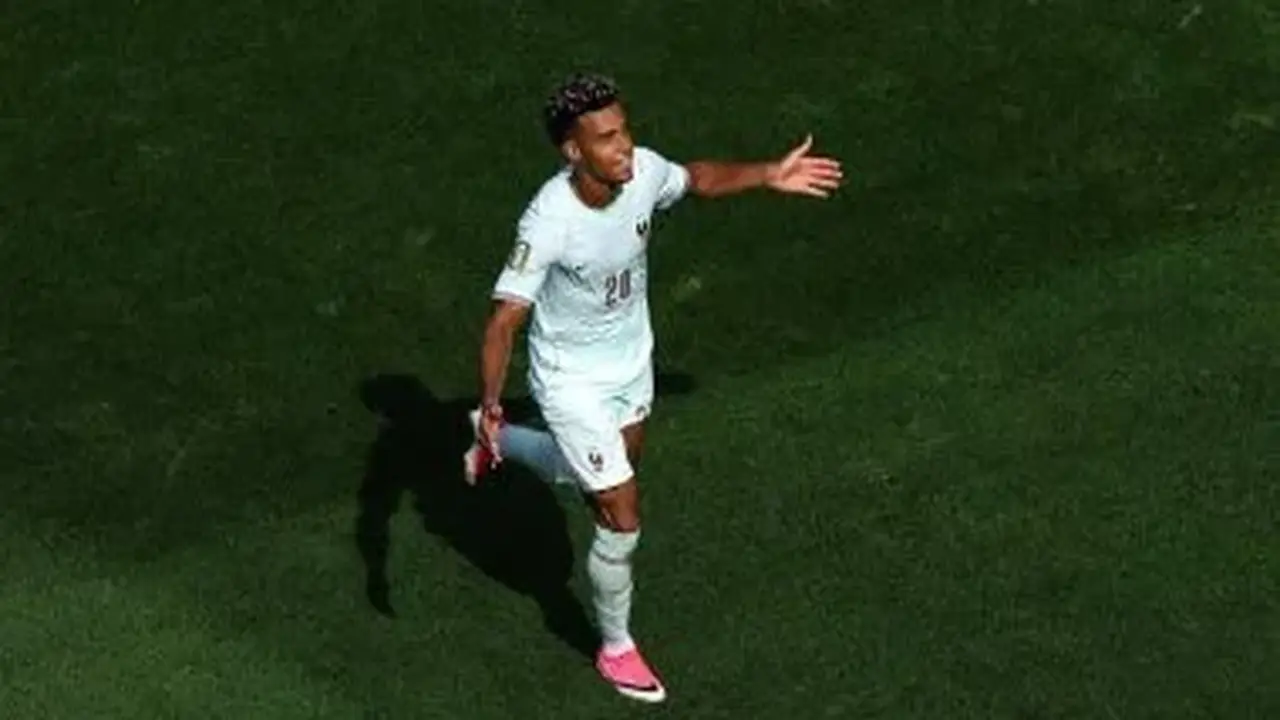 ديشامب يعتمد على دوي في التشكيل الأساسي لفرنسا أمام المغرب