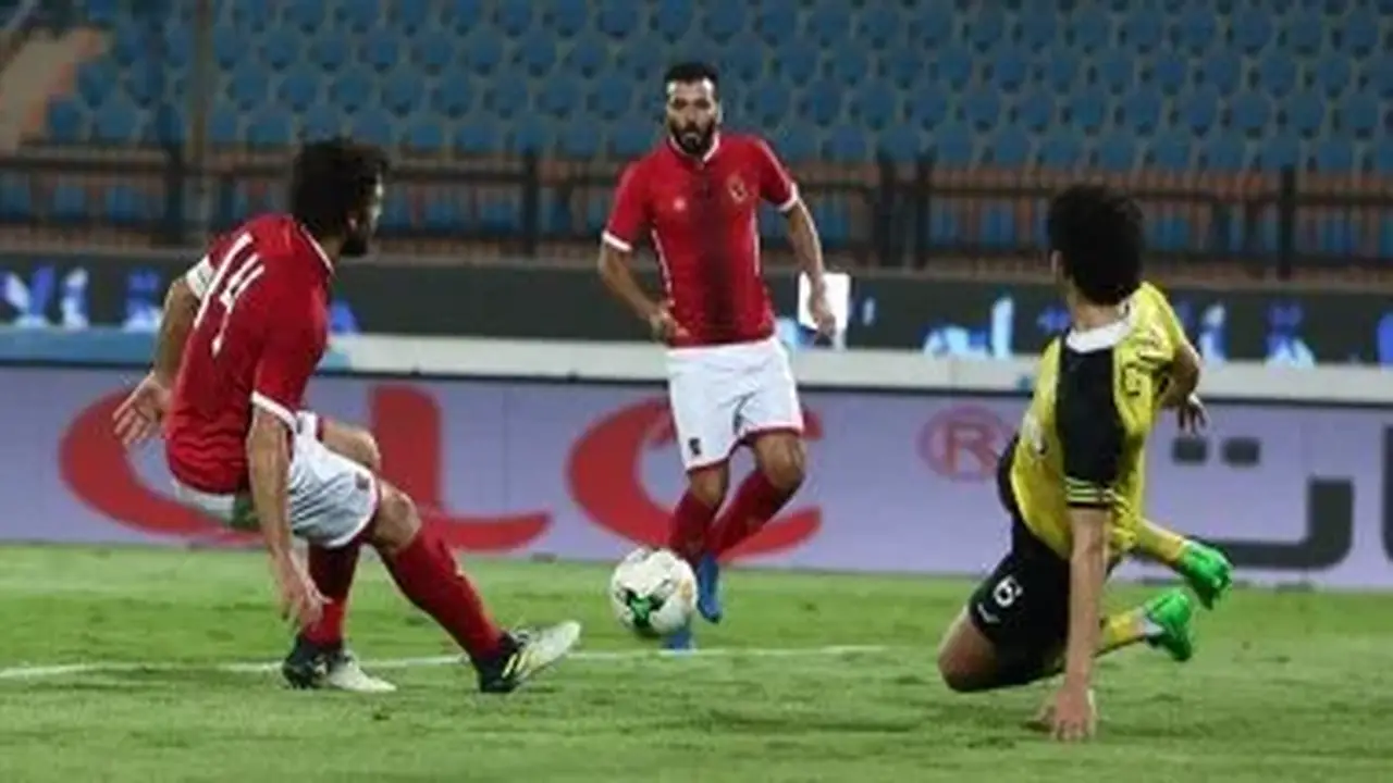 ذكرى إنسانية لا تُنسى: حسام غالي يمنح عماد متعب فرصة تسجيل هدفه الرابع في كأس مصر