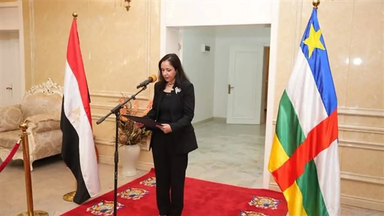 رئيس إفريقيا الوسطى يثمن دور مصر في دعم الاستقرار خلال لقائه بالسفيرة مروة حجازي