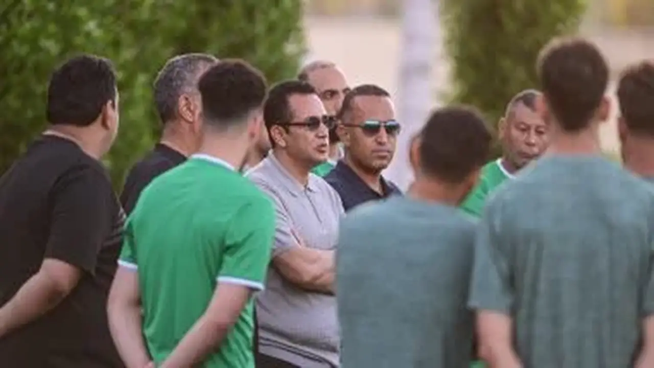 رئيس الاتحاد السكندري يلتقي بلاعبي الفريق في معسكر برج العرب استعدادًا للموسم الجديد