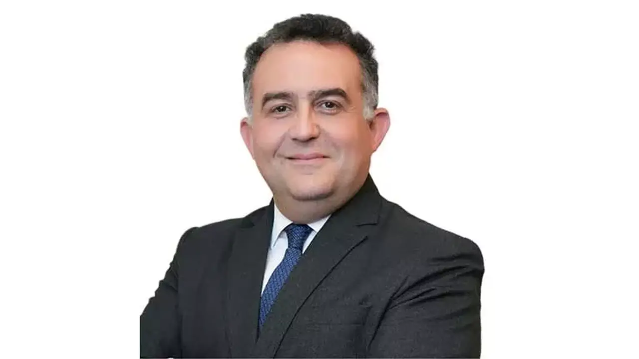 تعزيز التعاون بين البورصة المصرية وسنغافورة: لقاء بين رئيس البورصة وسفير سنغافورة