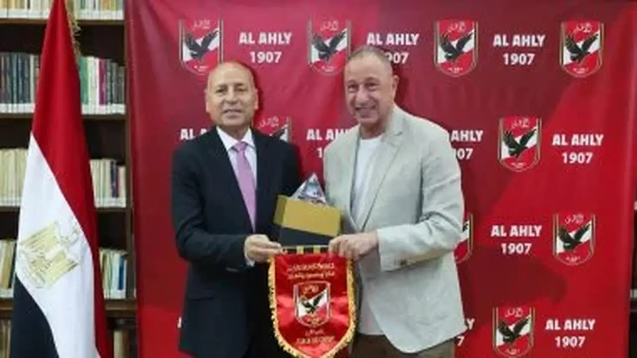 رئيس الأهلي يستقبل محافظ القاهرة لتعزيز التعاون المشترك