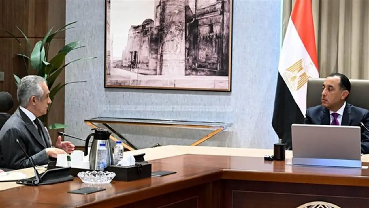 رئيس الوزراء يتابع مستجدات تطوير خدمات الشهر العقاري والتوثيق