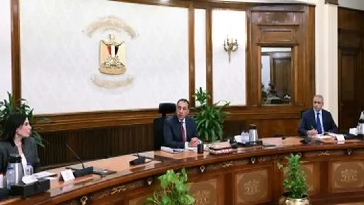 رئيس الوزراء يتابع استعدادات تنفيذ المرحلة الثانية من مبادرة “حياة كريمة”