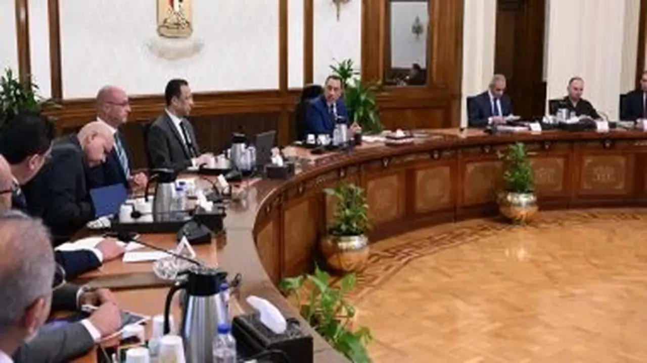 رئيس الوزراء يتابع تنفيذ مشروعات قطاع الاتصالات والتكنولوجيا