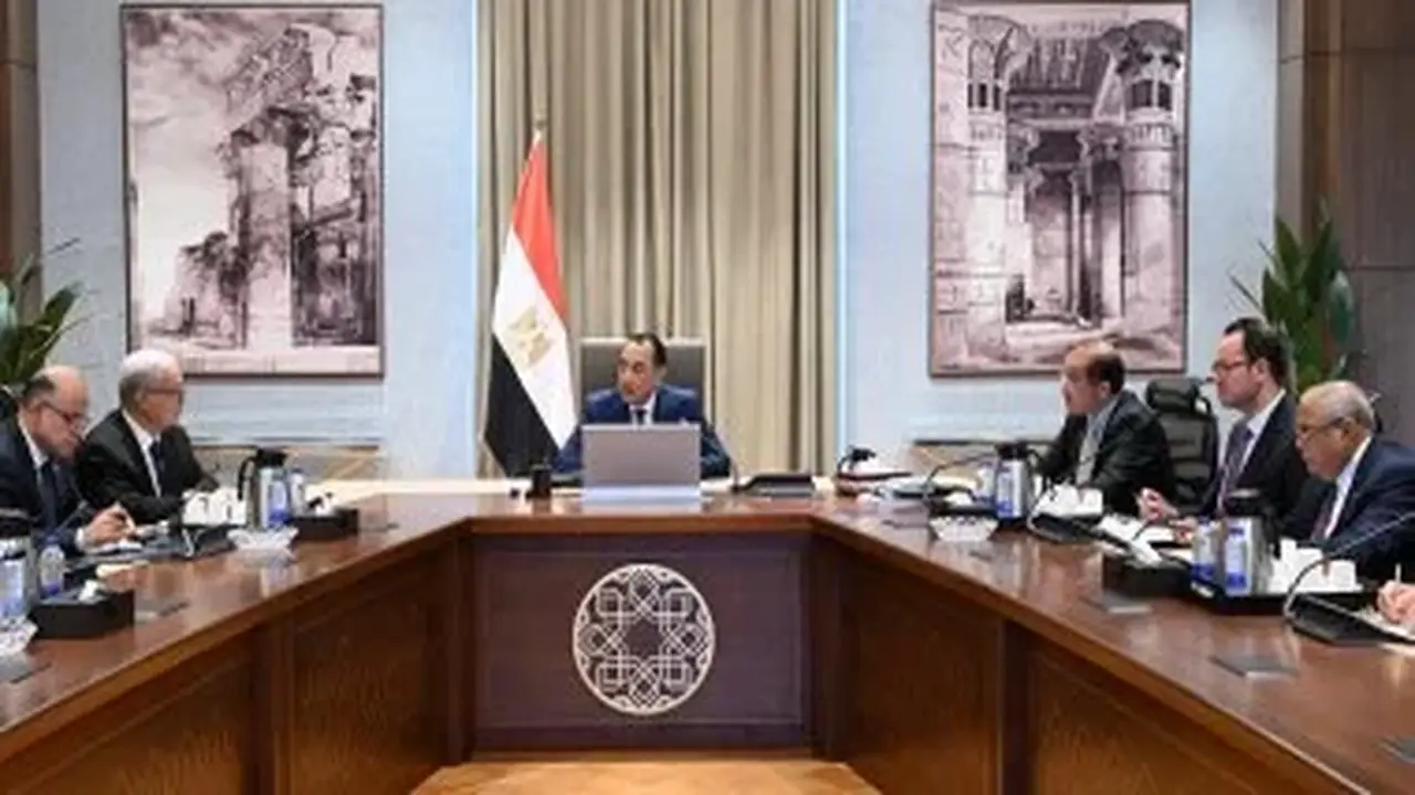 رئيس الوزراء يتابع تنفيذ خطة تخارج الدولة من الشركات الحكومية