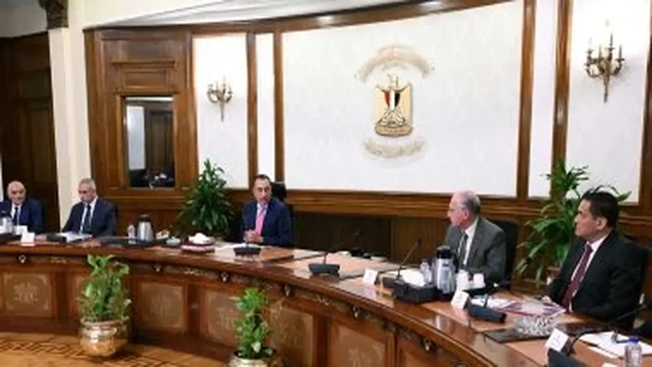 رئيس الوزراء يتابع تطورات مشروع الأجهزة التعويضية ومجمع الأطراف الصناعية