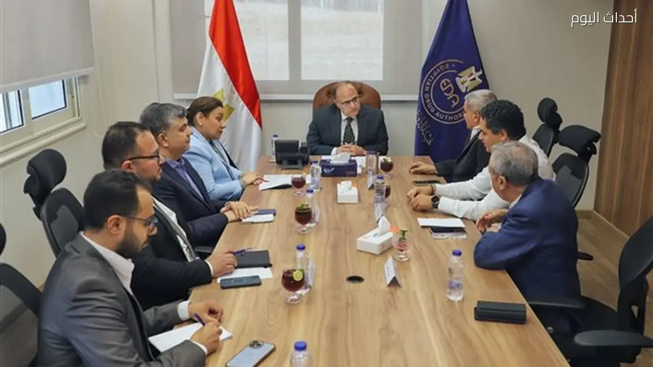 رئيس هيئة الدواء المصرية يناقش سبل تعزيز التعاون مع شركتي «فارماباك» و«رامكو فارم»