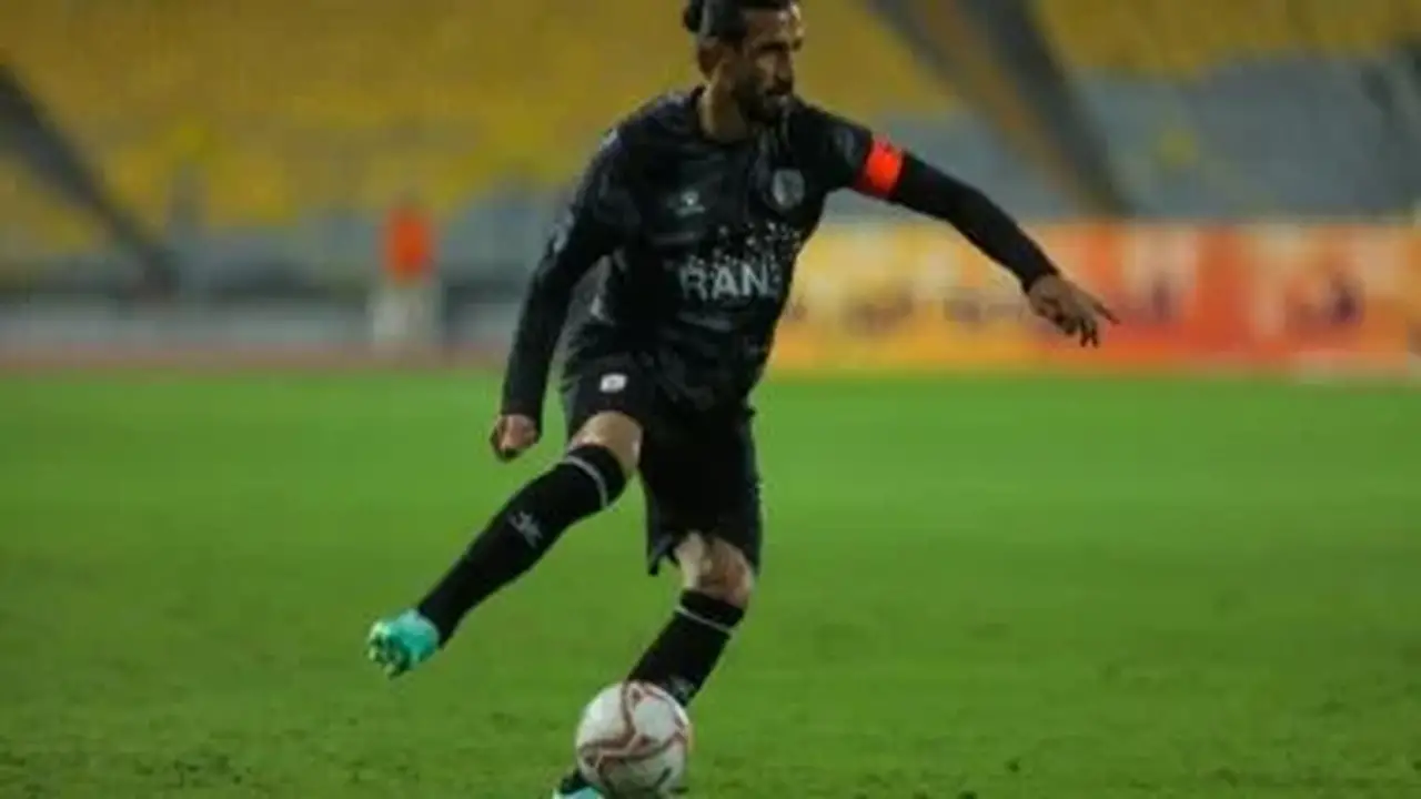 رامي صبري، لاعب فاركو السابق، ينعي والده ويعلن اعتزاله كرة القدم