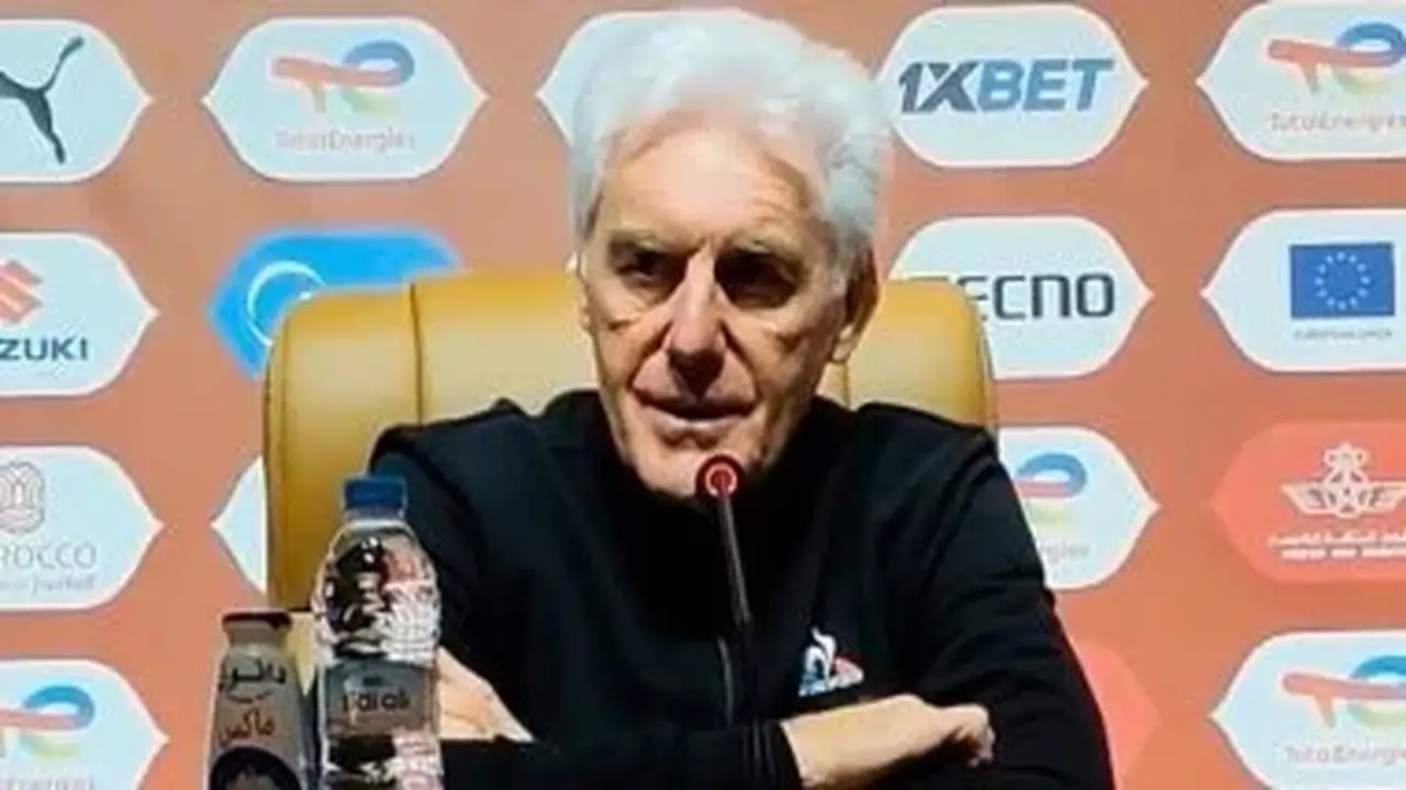 بروس يعلن رحيله عن تدريب منتخب جنوب إفريقيا نهاية يوليو بعد الخروج من كأس العالم