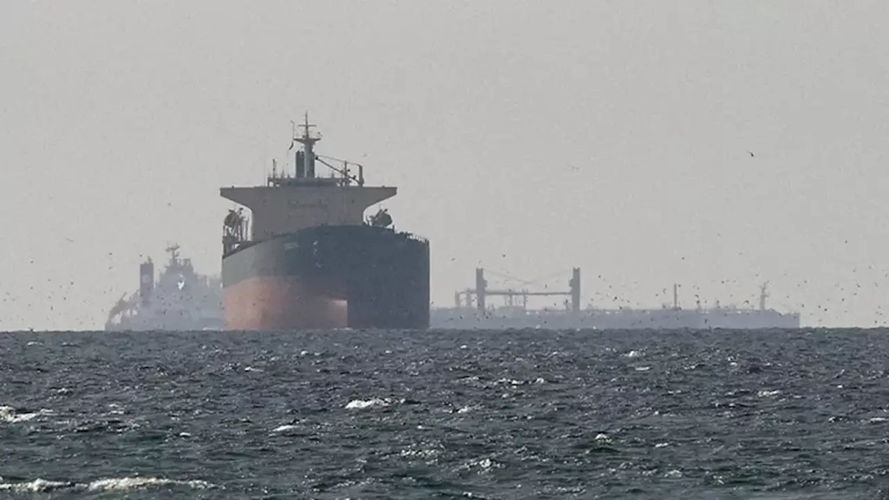 أكسيوس: توقعات بضربات أمريكية ضد أهداف إيرانية رداً على استهداف سفن في هرمز