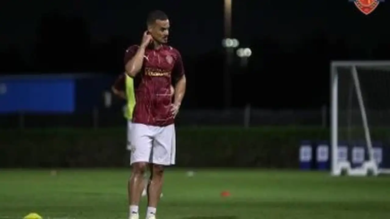فخرى لاكاى ينتقل رسميًا إلى أهلى طرابلس الليبي بعد موافقة سيراميكا