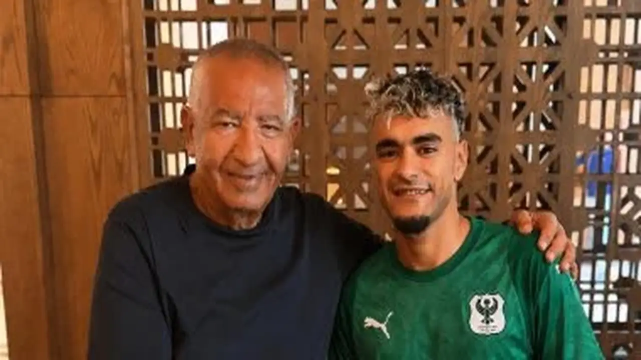 النادي المصري يعلن رسميًا عن التعاقد مع المهاجم المغربي عبد الله الزياني