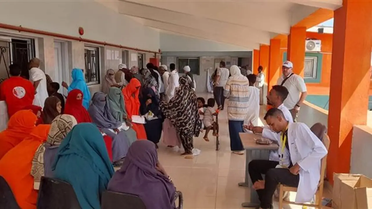 انطلاق القافلة الطبية لجامعة حلوان تقدم رعاية صحية متكاملة لأهالي حلايب