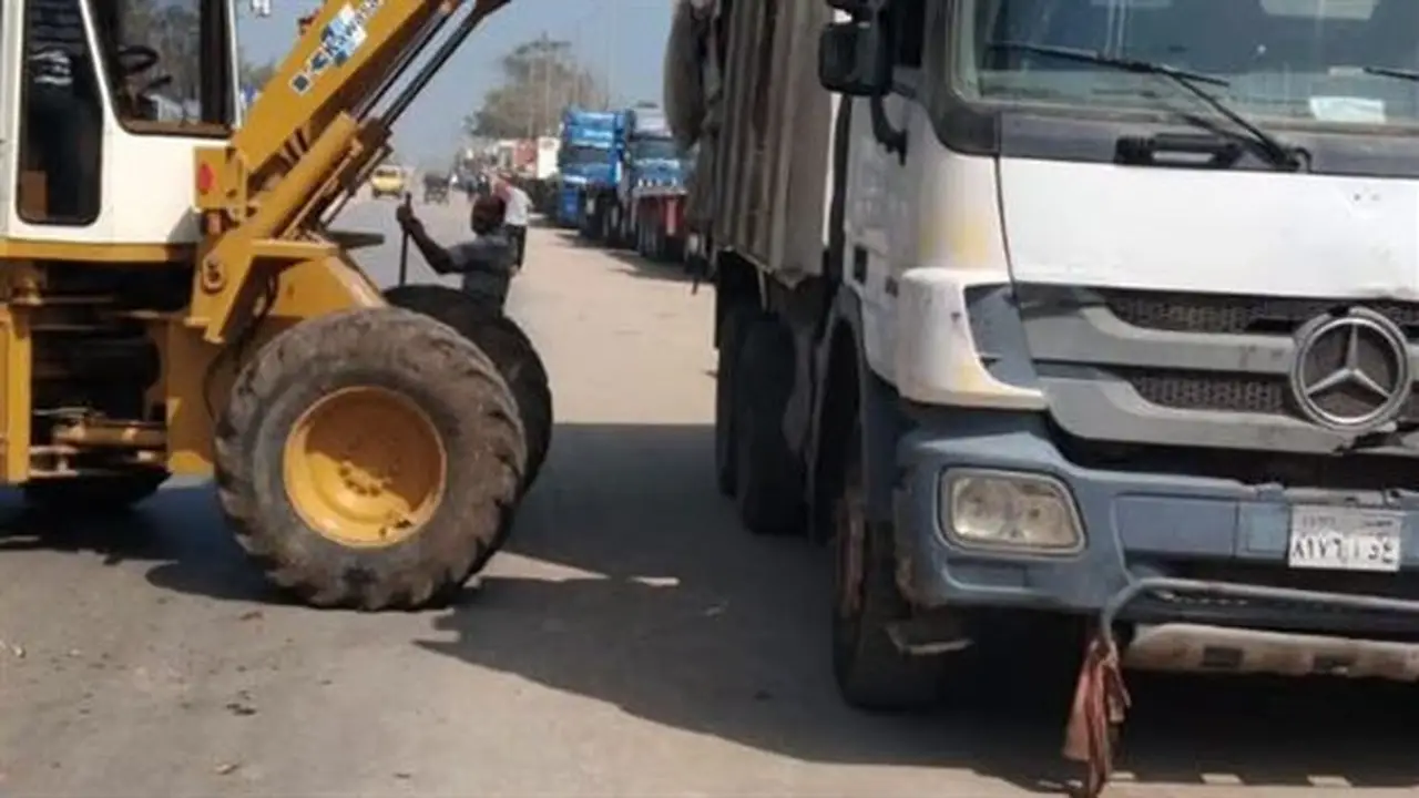 رفع 330 طنًا من القمامة في المحلة الكبرى