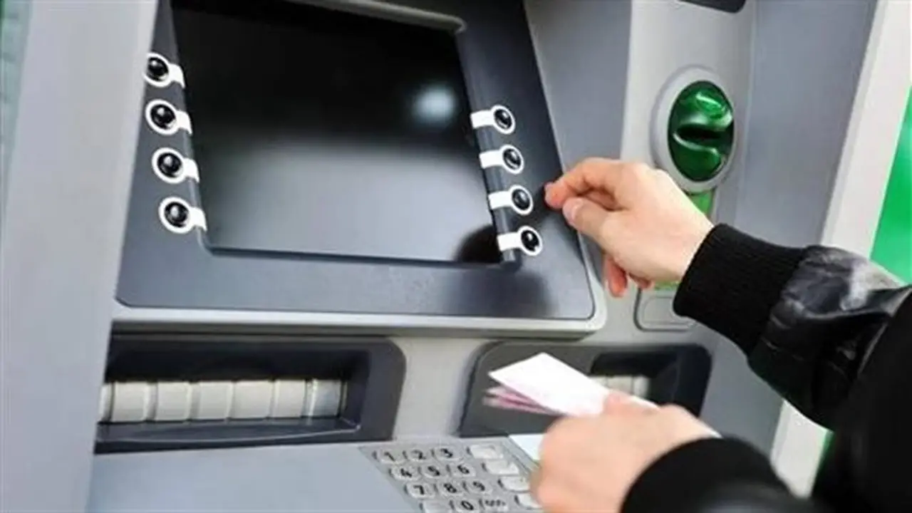رقم الماكينة ينقذك.. خطوات لاستعادة أموالك عند تعطل ماكينة الصراف الآلي