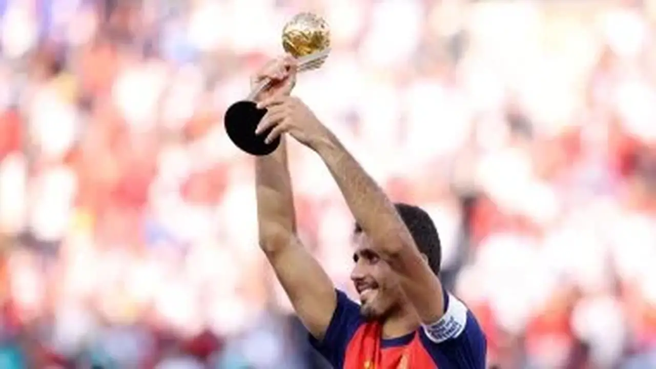 رودري يتوج بجائزة أفضل لاعب في كأس العالم 2026